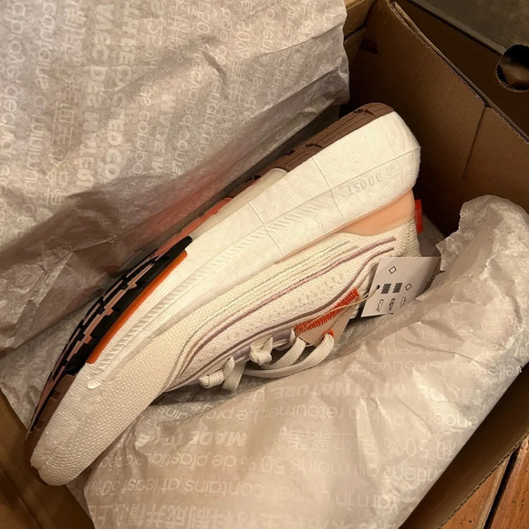 adidas Women's Size 9 Ultraboost Light X Parley Road-Running Shoes NWT White - Picture 10 of 10